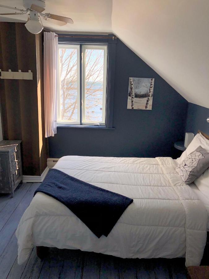 Bed and Breakfast Les Pinsons Des Rives La Malbaie Exterior foto