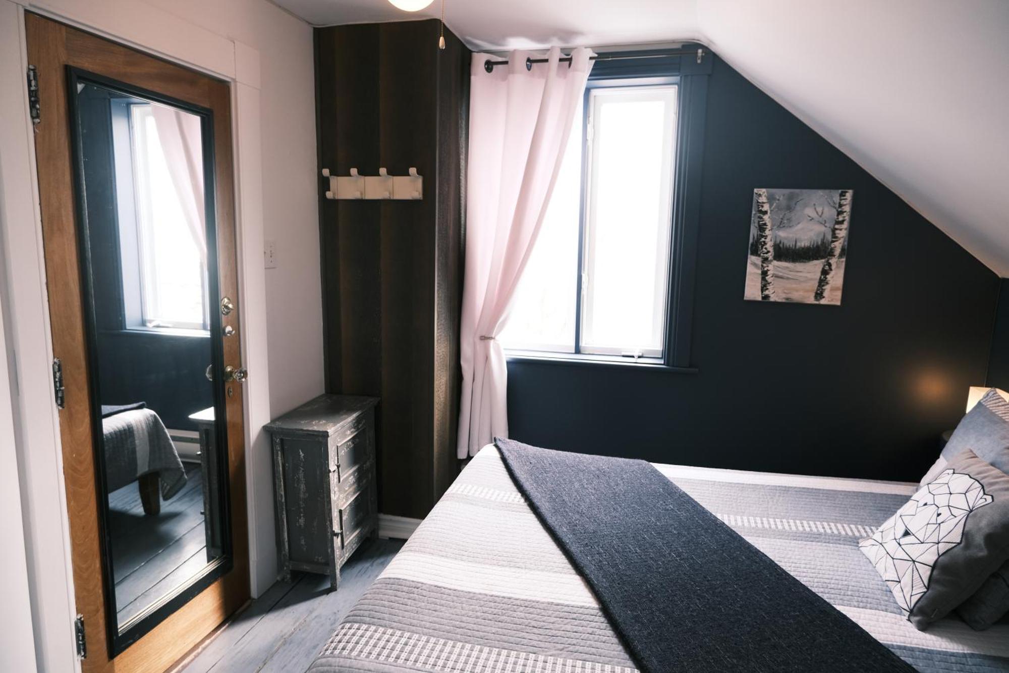 Bed and Breakfast Les Pinsons Des Rives La Malbaie Zimmer foto