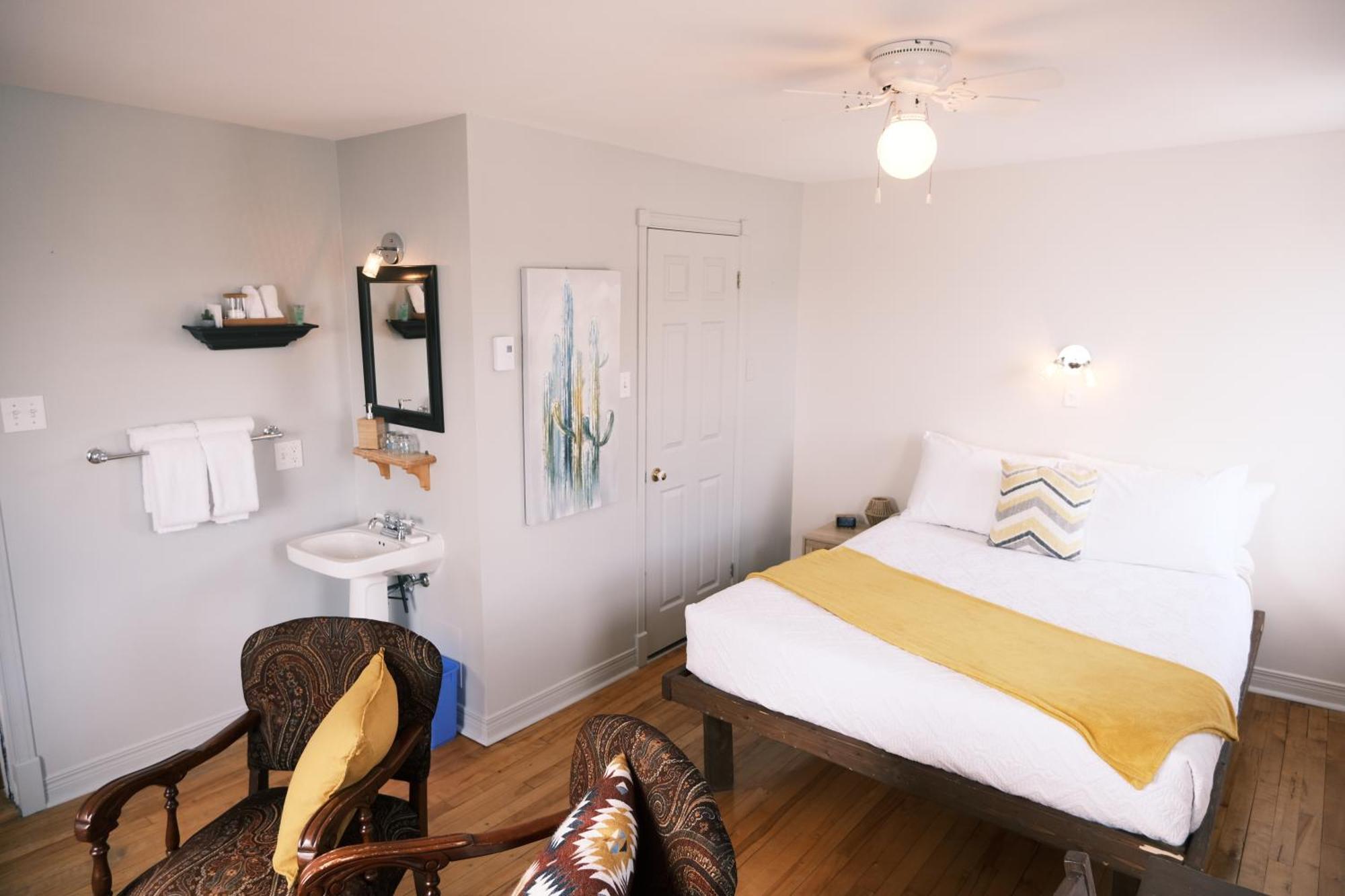 Bed and Breakfast Les Pinsons Des Rives La Malbaie Zimmer foto