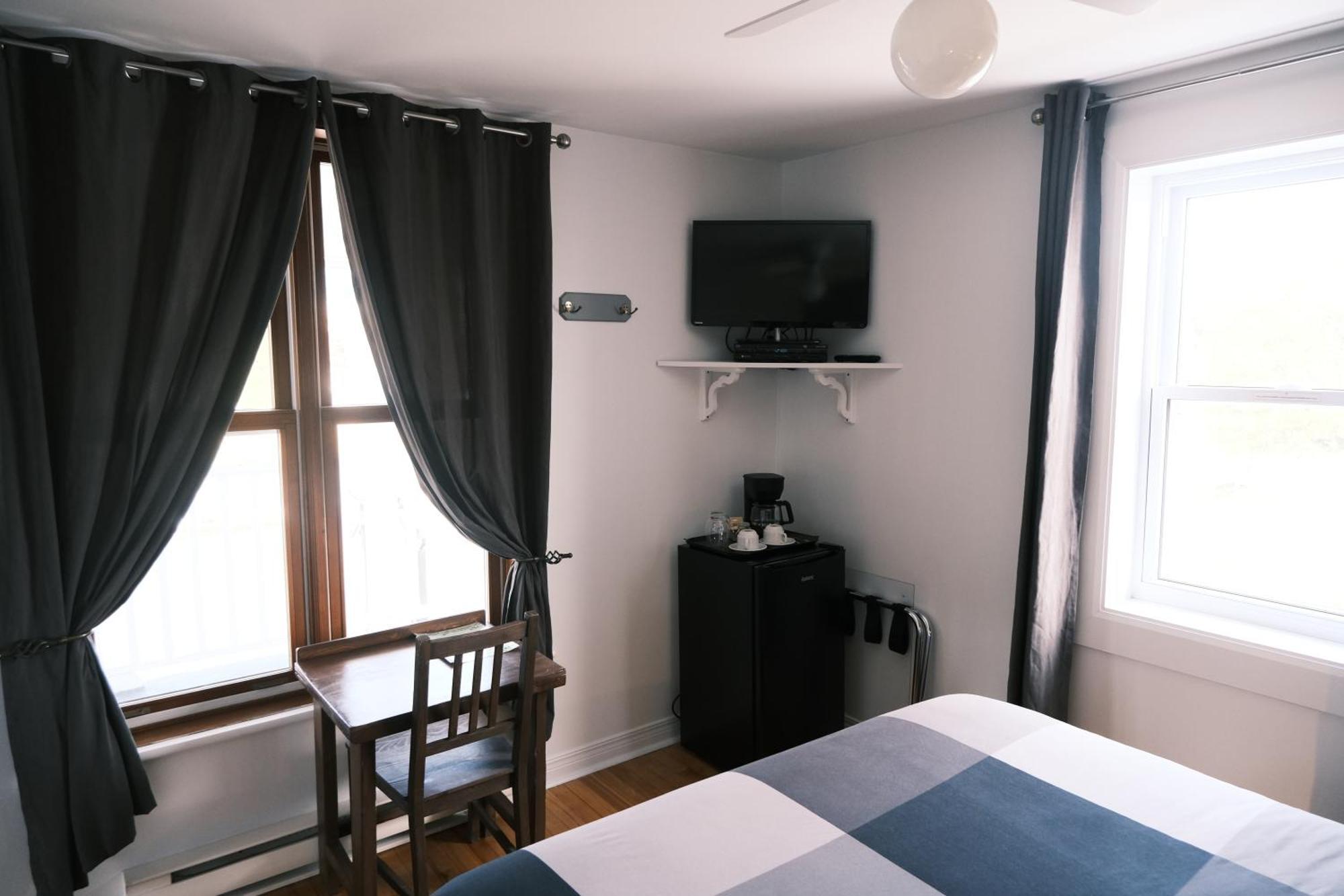 Bed and Breakfast Les Pinsons Des Rives La Malbaie Zimmer foto