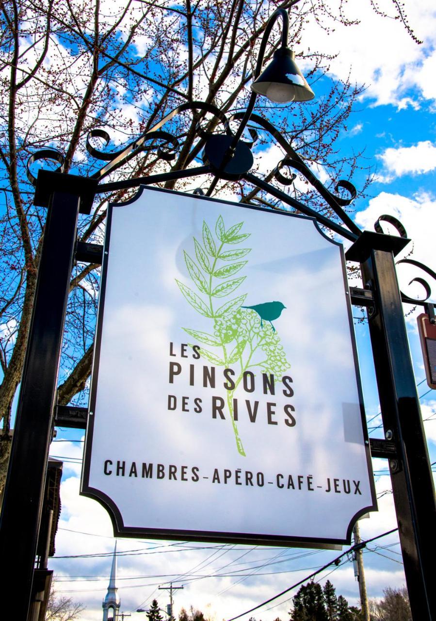 Bed and Breakfast Les Pinsons Des Rives La Malbaie Exterior foto